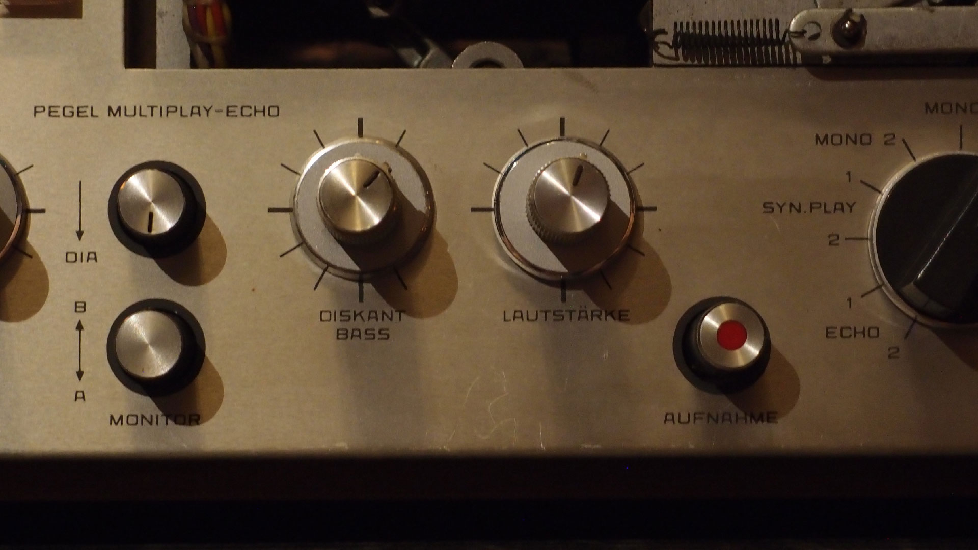 2024-03-05 abspielen Ame Zek's 'Unfinished sense of time' 2 (Tape Mix und Tape Echo Mix 2) (Tape 9)